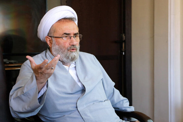 روحانی اگر فردا دبیر شورای نگهبان شود، همین جماعت برای دستبوسی او نوبت می‌گیرند