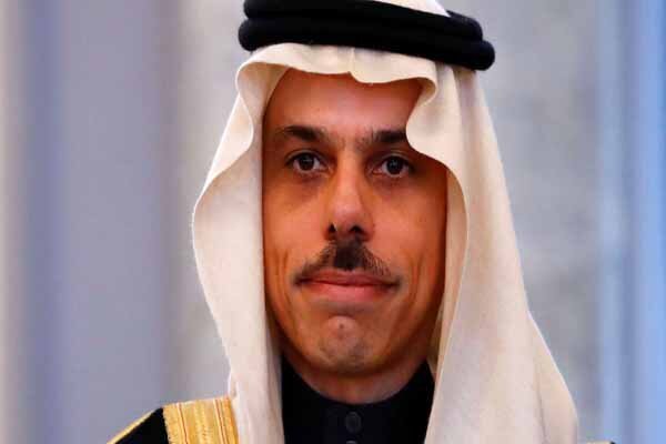 وزیر خارجه عربستان در راه الجزایر