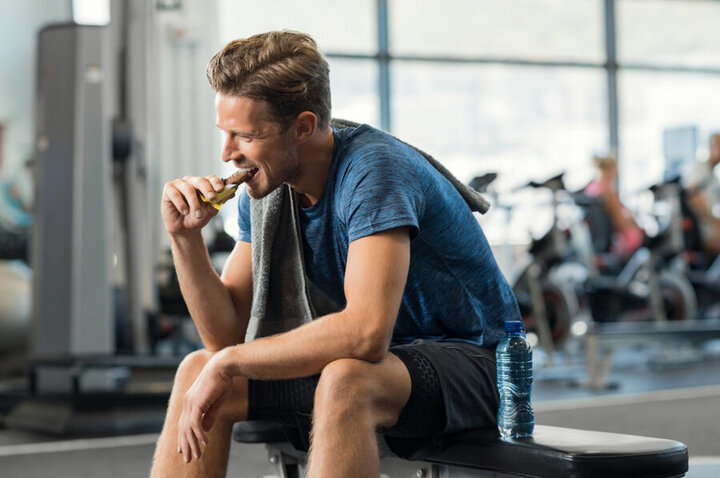 چه مواد غذایی را نباید قبل از ورزش خورد؟