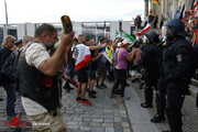 برپایی تظاهرات ضد کرونایی در پایتخت آلمان/تصاویر
