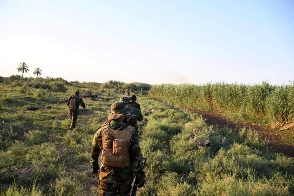 کشف دو مخفی‌گاه داعش در استان الانبار