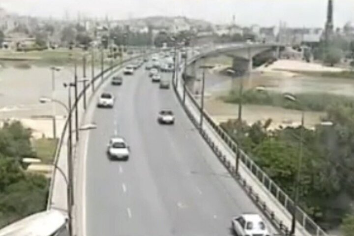 سقوط دلخراش موتورسوار از پل هفتم اهواز++ فیلم