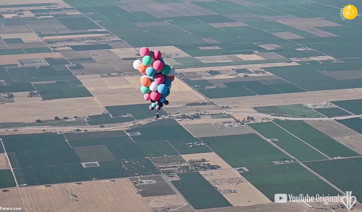 پرواز بر فراز آسمان مرد آمریکایی با بادکنک + فیلم