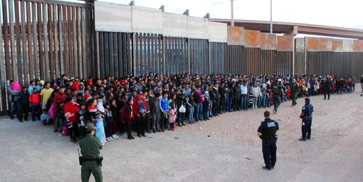 اخراج ۸۸۰۰ کودک مهاجر را از مرزهای آمریکا