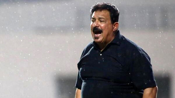 ادای احترام به پیشکسوت فوتبال عراق قبل از بازی استقلال