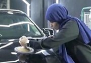 نخستین دختر عربستانی شاغل در صافکاری خودرو + فیلم