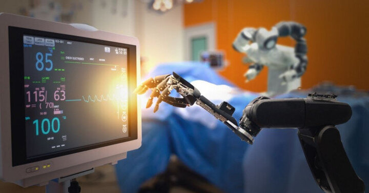 نخستین جراحی پزشکی با همکاری یک ربات در دنیا + عکس