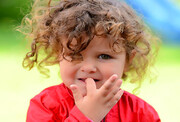 علت جویدن ناخن توسط کودکان چیست؟ / راهکارهای درمان ناخن جویدن کودکان