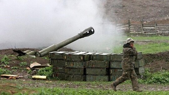 ارمنستان و آذربایجان وارد درگیری نظامی شدند/ بمباران منطقه قره‌باغ توسط آذربایجان