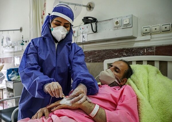 افزایش روند مبتلایان کرونا در تهران ادامه دارد/  بستری شدن بیش از ۴ هزار بیمار