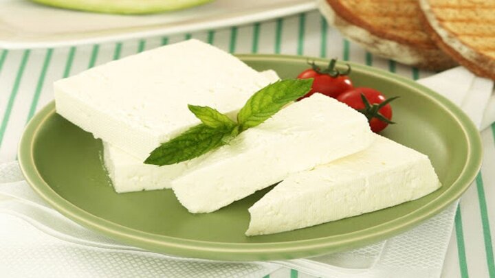 معایب و محاسن مصرف پنیر 