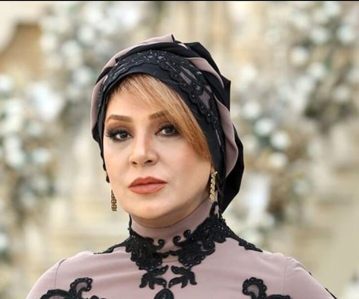 بازیگر زن مشهور ایرانی در سوگ پدر نشست + جزئیات