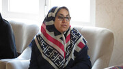 منافقین دست زن مجری تلویزیون ایران را قطع کردند + عکس
