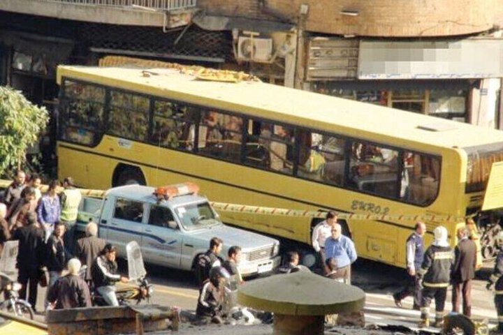 ۳ کشته و زخمی در ورود مرگبار اتوبوس به مغازه در مشگین شهر + فیلم
