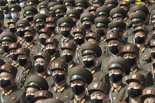 رژه نظامی در کره شمالی با تم ماسک