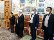 احمدی نژاد به زیارت حرم حضرت معصومه (س) رفت + تصاویر