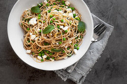 اسپاگتی بهاری، غذای سالم و راحت + طرز تهیه 
