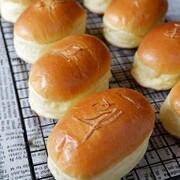 نان فانتزی خانگی در فر برای روزهای کرونایی + طرز تهیه
