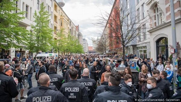 اعتراض مردم آلمان به محدودیت‌های کرونایی