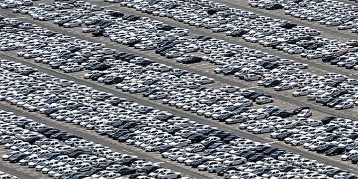 آخرین وضعیت بازار خودرو/ ریزش قیمت پراید به ۱۰۰ میلیون تومان 