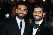 فوتبالیست مشهور جهان در مراسم ازدواج برادرش / عکس