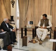 گفت‌وگوی ظریف با عمران خان درباره تقویت مراودات مرزی