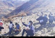 دانش آموزان برای تحصیل سر به کوه گذاشتند! / عکس