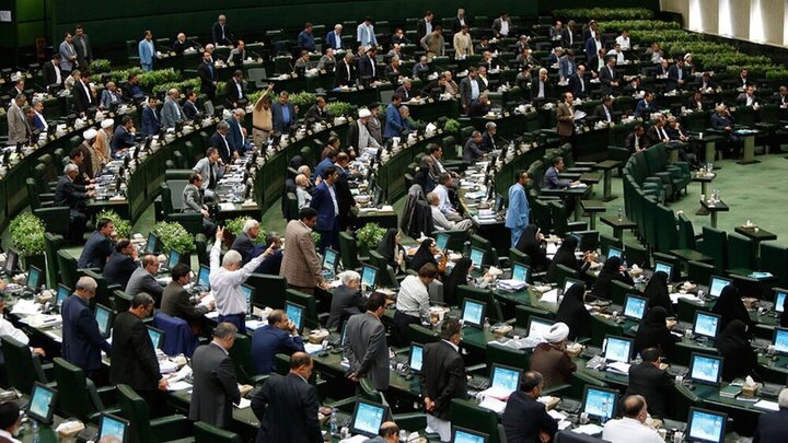 کشمکش بین دولت و مجلس بر سر مصوبه یارانه ۱۲۰هزارتومانی