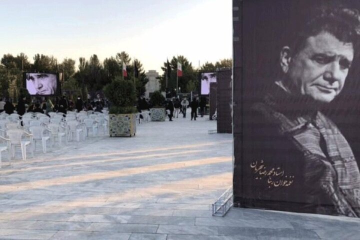 تصاویری از مزار استاد شجریان در چهلمین روز وفات خسرو آواز ایران