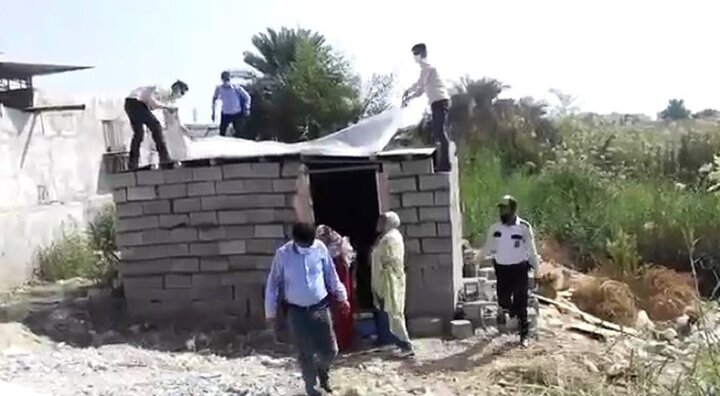 خودسوزی یک زن در بندرعباس بعد از تخریب خانه‌اش توسط ماموران شهرداری /فیلم