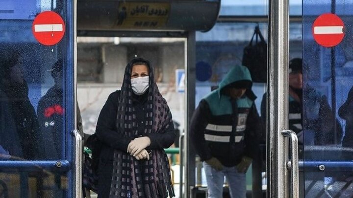 اولین روز محدودیت‌های کرونایی در تهران؛ تاکسی‌ها خالی، اتوبوس و مترو شلوغ