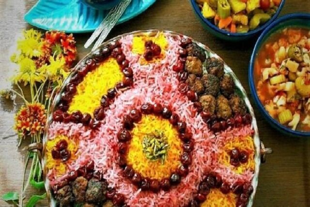 آلبالو پلو خوشمزه با گوشت و مرغ + طرز تهیه