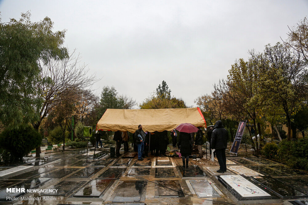 خاکسپاری مرحوم پرویز پورحسینی
