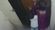 صحنه وحشتناک له شدن کودک در آسانسور / فیلم