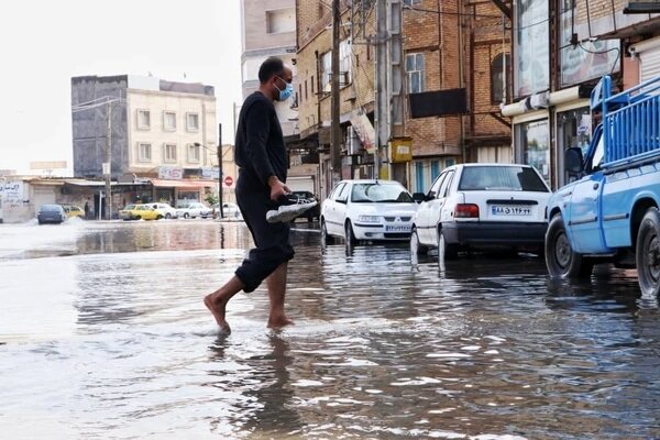 خوزستان زیر آب؛ حاشیه‌نشینان نگران فرو ریختن منازل‌شان هستند