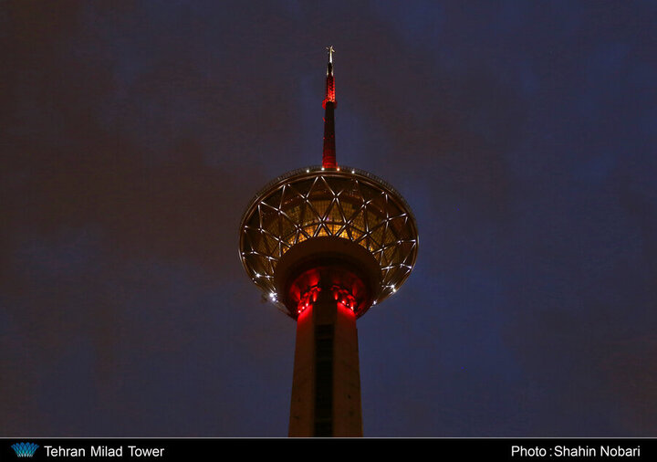 تهران یکشنبه شب «قرمز» شد