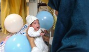 نوزاد ۶۰۰ گرمی از بیمارستان قم مرخص شد / تصاویر