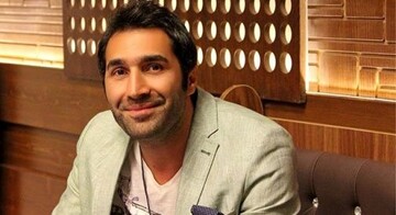 رونمایی از مجسمه کپی برابر اصل هادی کاظمی بازیگر سینما و تلویزیون / با اصلش مو نمیزنه + فیلم