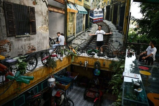 کافه‌ای عجیب و غریب و گران‌بها در ویتنام