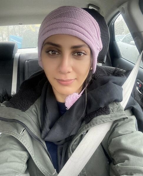 مونا فرجاد ‌در ماشین ‌شخصی اش + عکس
