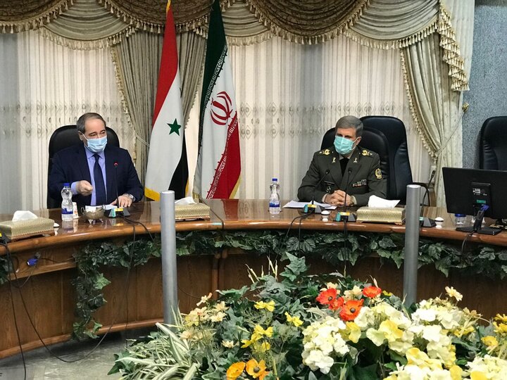 تاکید وزیر دفاع بر عزم ایران در همکاری برای بازسازی سوریه 