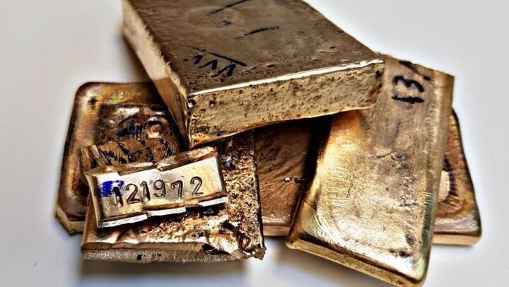 سرقت اتفافی یک کیف پر از شمش طلا/ سارقان: فکر می‌کردیم آهن است!