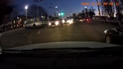 کار عجیب و خطرناک راننده اتوبوس برقی / فیلم