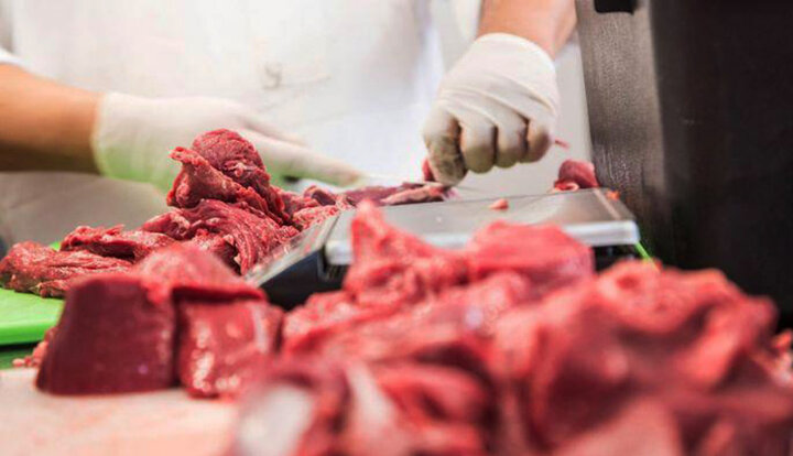  گوشت قرمز ارزان شد/ نرخ هر کیلو شقه گوسفندی ۱۱۰ هزار تومان