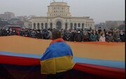 معترضان ارمنستانی بار دیگر اطراف ساختمان پارلمان تجمع کردند
