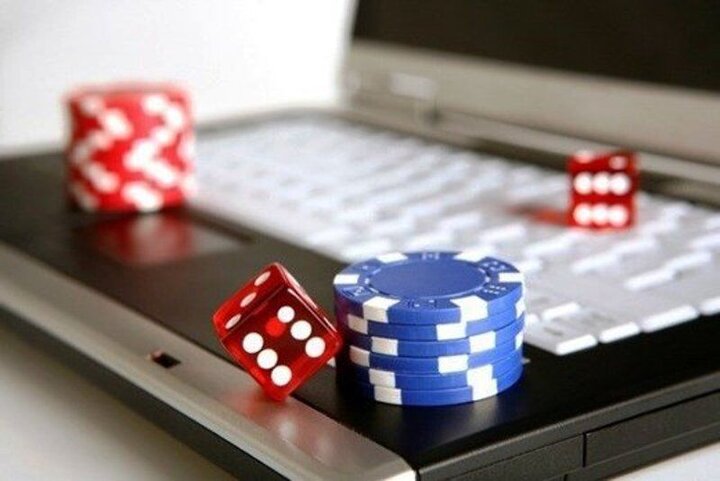 بازداشت پنج نفر به اتهام تبلیغ برای سایت‌های قمار