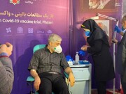 لحظه تزریق واکسن کرونای داخلی به پزشک ایرانی / فیلم