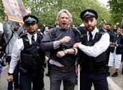 ۱۷ نفر معترض به محدودیت‌های کرونایی در لندن دستگیر شدند