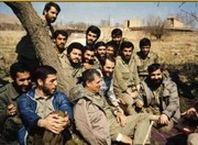 عکسی جالب از آیت‌الله هاشمی رفسنجانی و حسن روحانی با لباس نظامی در جنگ