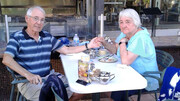 به هم رسیدن زوج عاشق پس از ۶۸ سال دوری / عکس